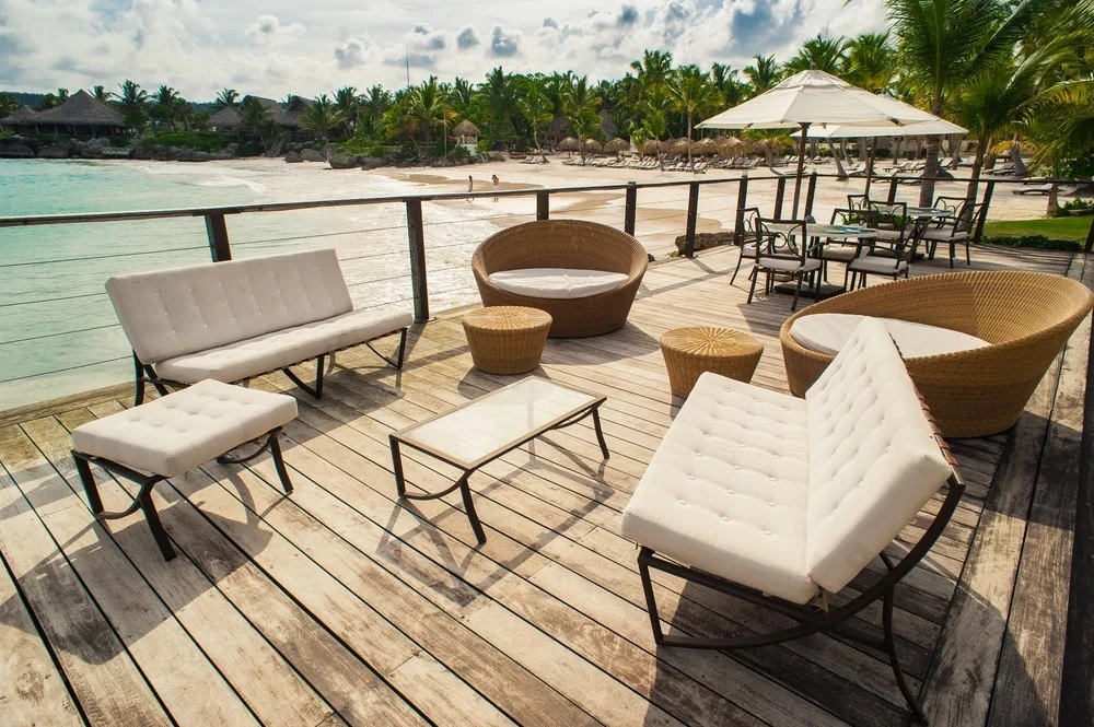 How to select outdoor furniture in Canada