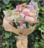 Blooming Sentiments: Exploring the Art of Gifting with Naz Flowers and Gifts
